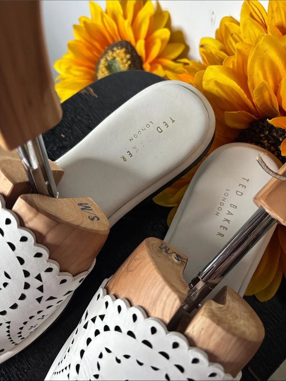 Ted Baker Clovei Womens White Sandals Size 38